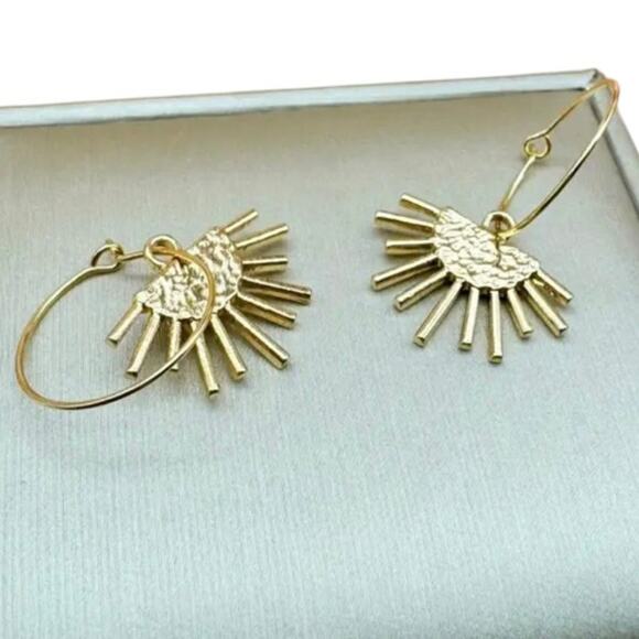 Gold tone sunburst dangle hoop earrings - Picture 3 of 3